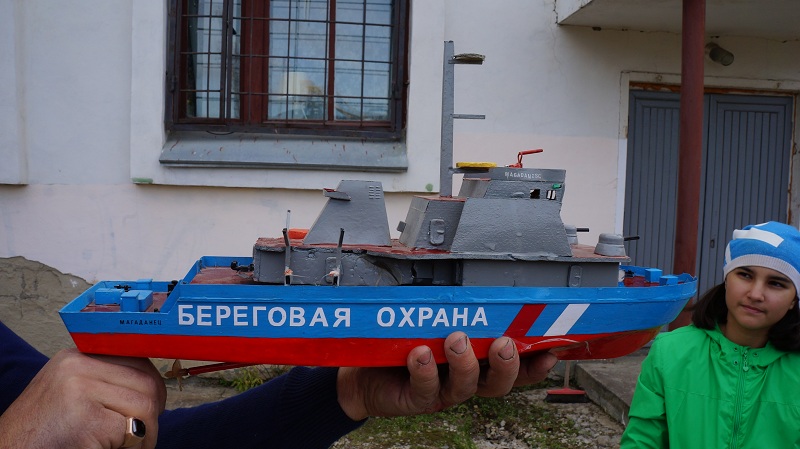 Сторожевой корабль "Магаданец" в миниатюре, Фото с места события собственное