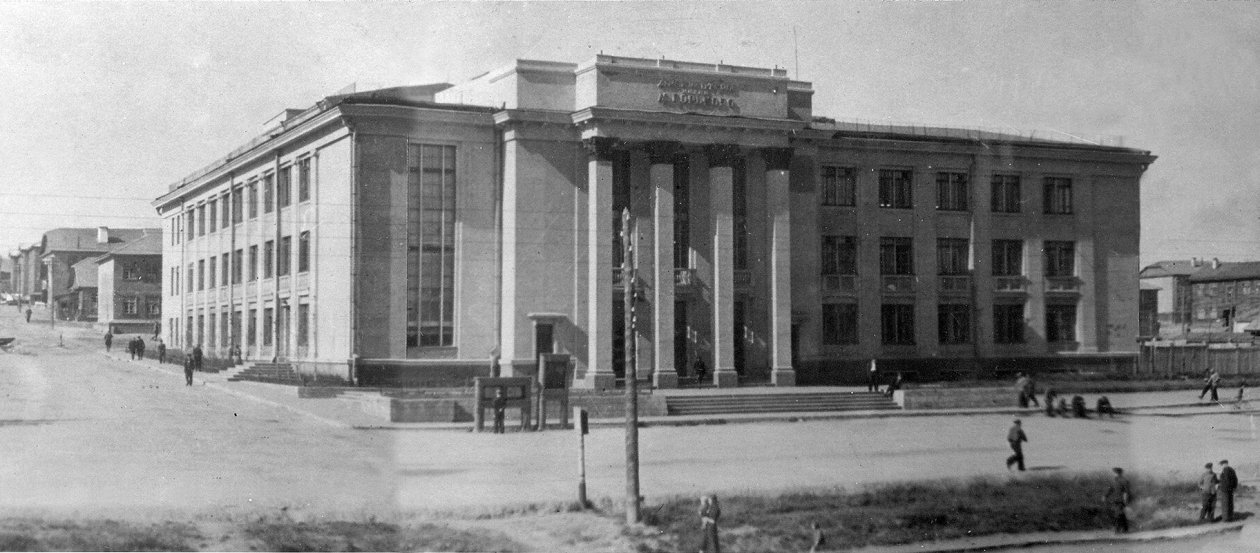 Строительство Центрального магаданского клуба началось 3 марта 1940 года mmdt.ru