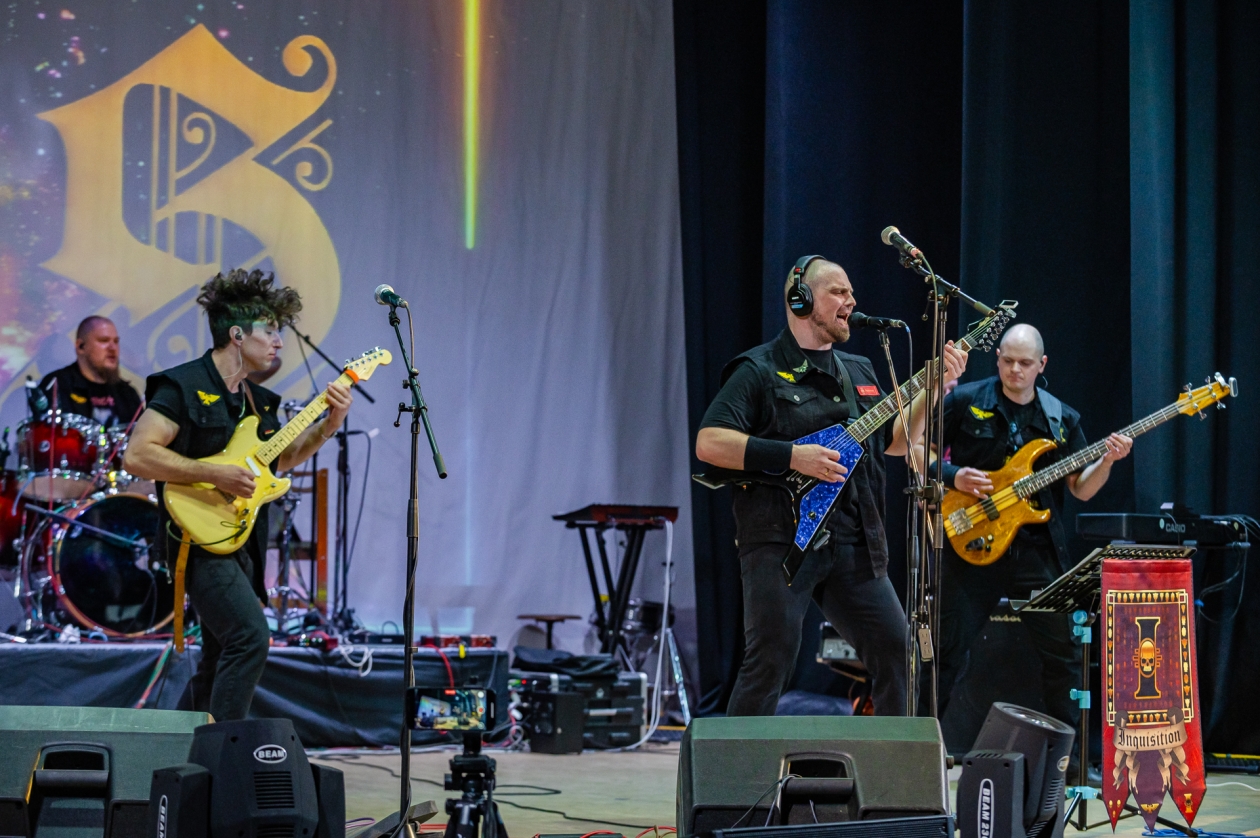 &quotЗолотая лестница&quot соберет ВИА в Магадане 28 марта Источник