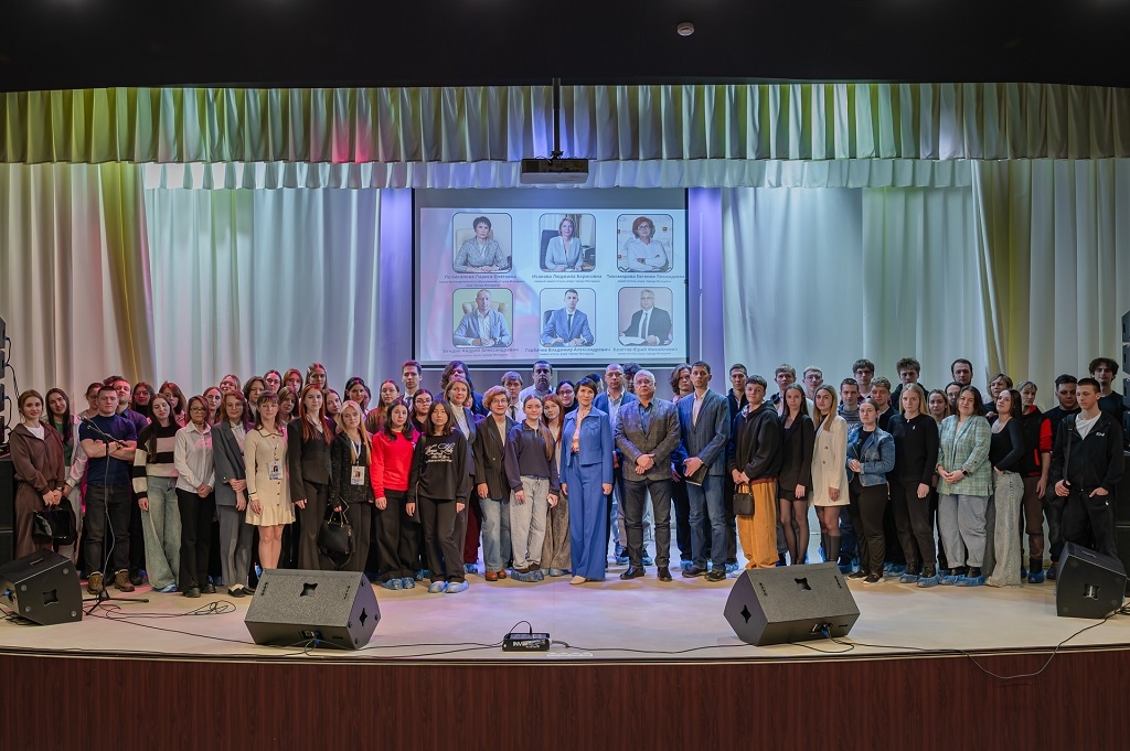 В Магадане прошли встречи мэра со студентами образовательных организаций Источник