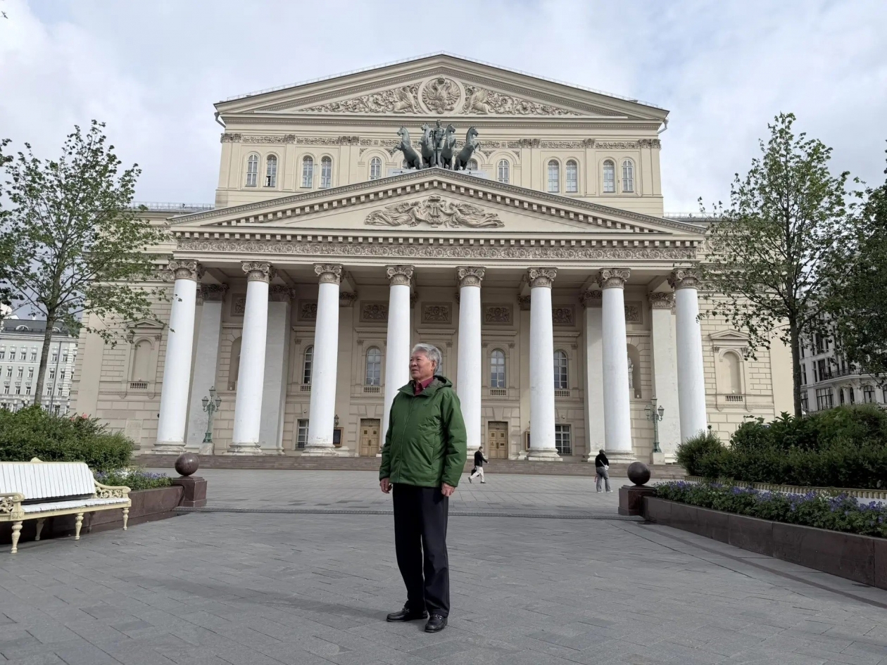 Владелец Corwell Ким Сон Тхэ у Большого театра в Москве ИА PrimaMedia