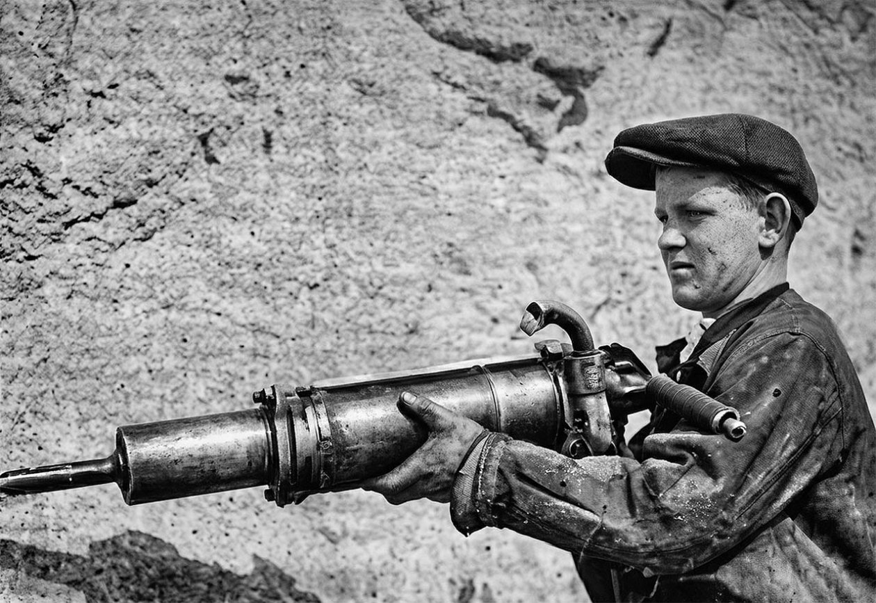 Бурщик-двухсотник рудника «Бутугычаг» В.А. Баранов. 1941 год