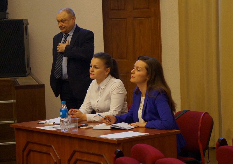 На встречу круглого стола пришли около 20 представителей регионального бизнеса, Фото с места события собственное
