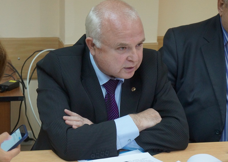 Руководитель управления федеральной антимонопольной службы по Магаданской области Василий Задорожный, Фото с места события собственное