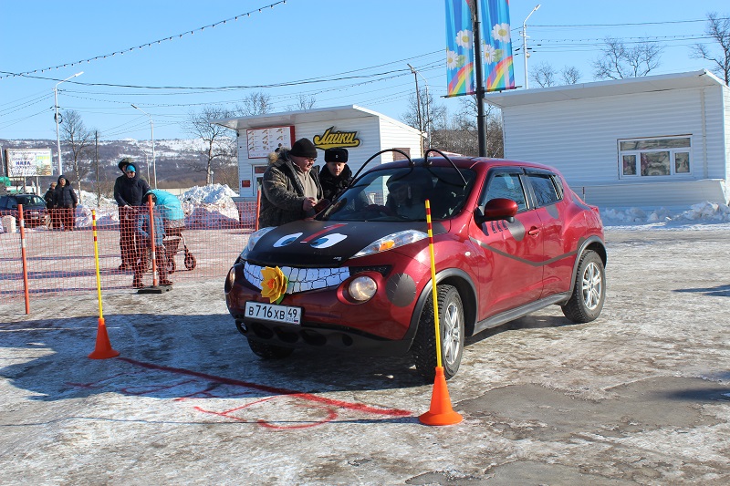 На старте этапа фигурного вождения, Фото с места события собственное