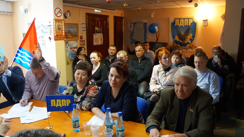 За 2 года партии удалось увеличить численный состав до 1,5 тысяч человек, Фото с места события собственное