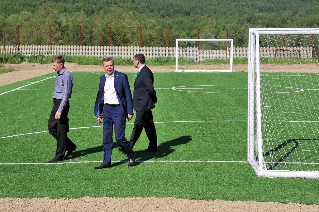 Мэр Магадана посетил лагерь