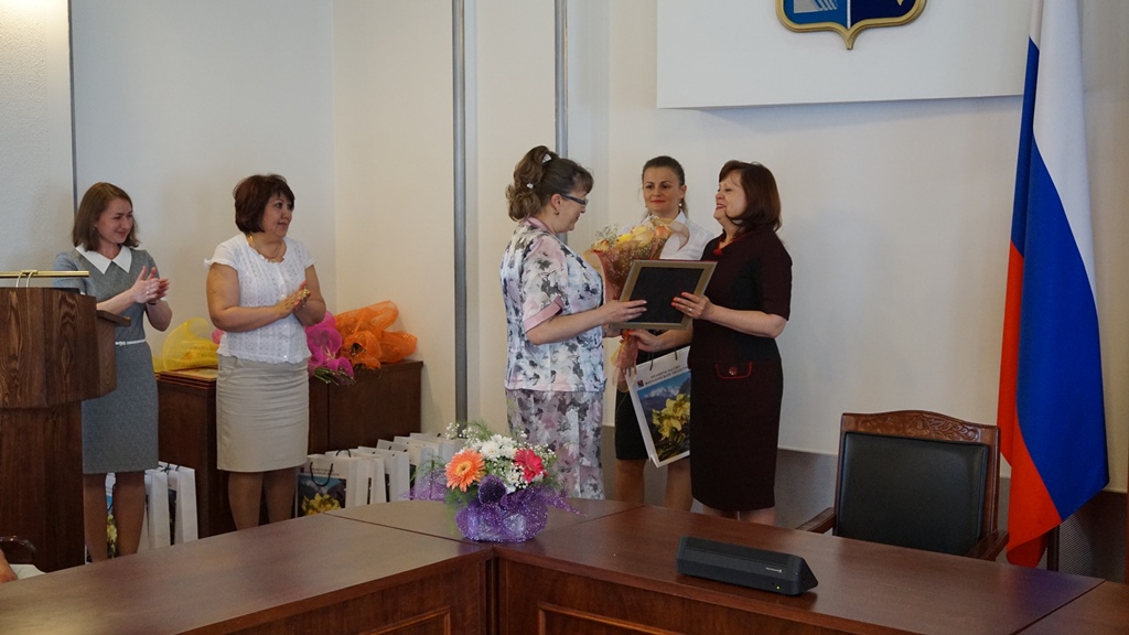 Победители конкурса получили памятные подарки и благодарственные письма и почетные грамоты 