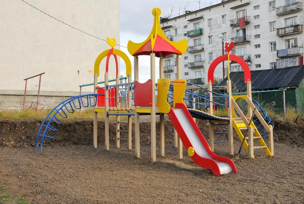 В поселке Уптар установили детский городок