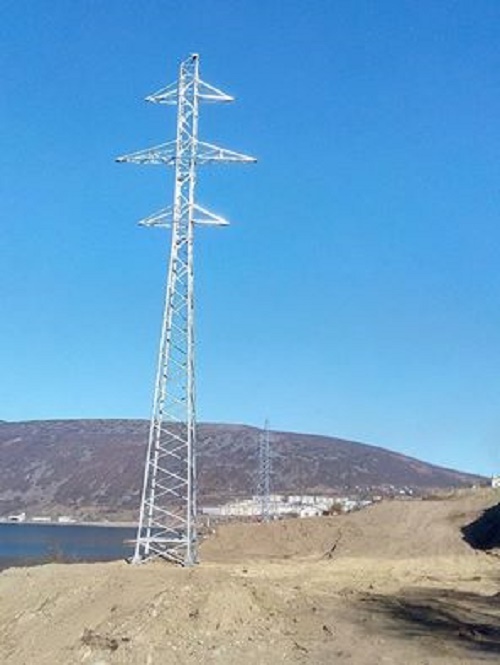 На месте взлета энергостроители поставили мачту ЛЭП