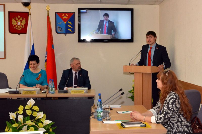Алексей Мостовщиков познакомил ребят с деятельностью молодых парламентариев