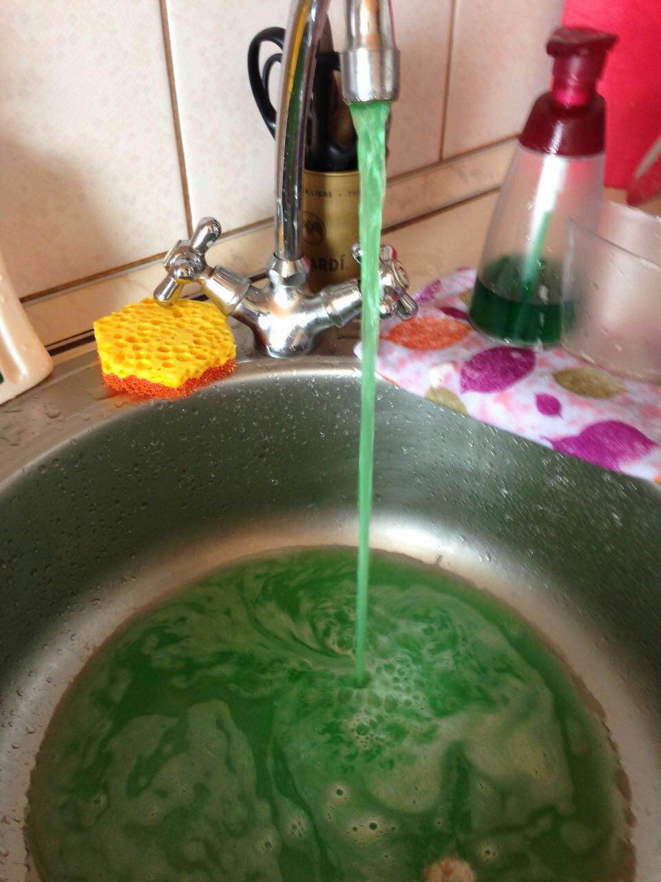 Зеленая вода