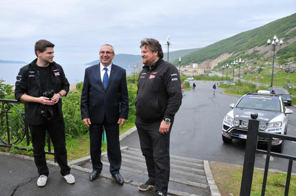 Экстремальный автопробег до Лиссабона стартовал из Магадана