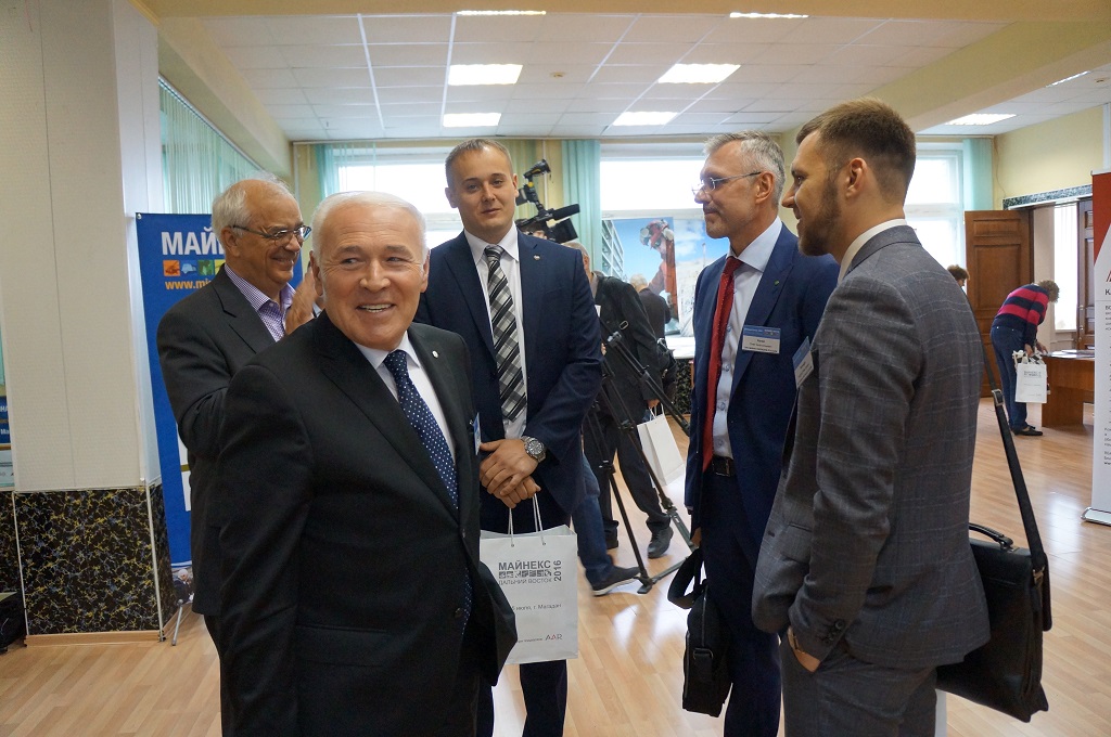 МАЙНЕКС Дальний Восток в Магадане