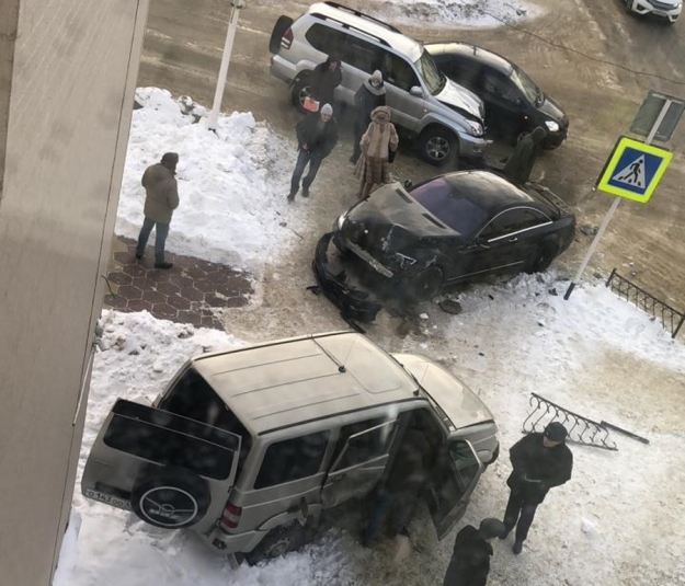 Два человека пострадали в ДТП на перекрестке улиц Парковой и Горького в Магадане