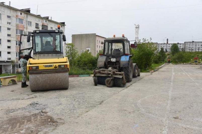 Автолюбителям: Техника ГЭЛУД продолжает уборку центральных и отдаленных районов Магадана