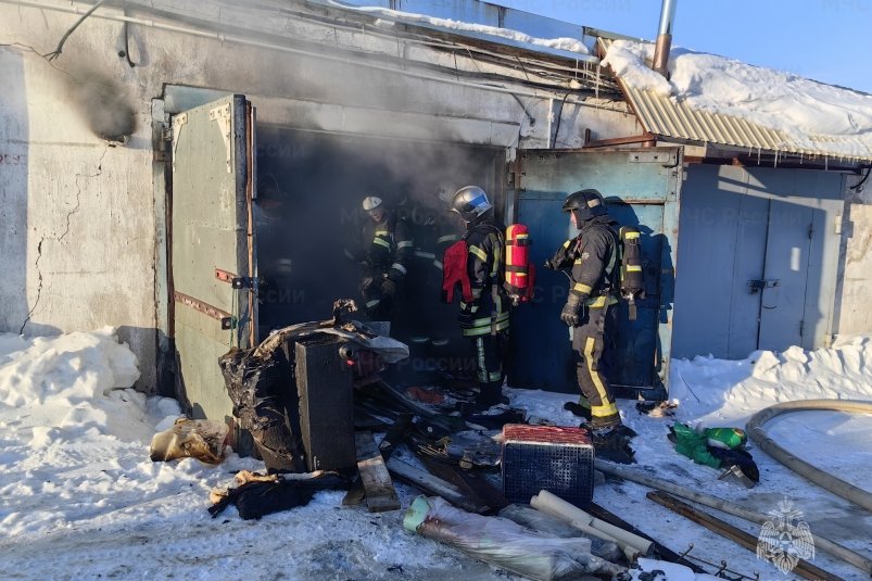 В Магаданской области с начала года сгорело 8 гаражей