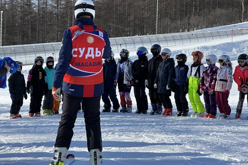 Первый открытый Кубок горнолыжных школ состоялся на "Снегорке"