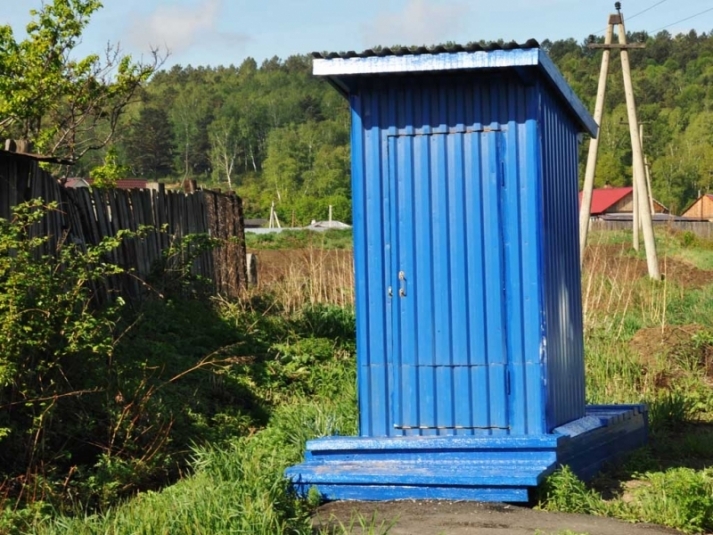 Поплатитесь штрафом в 5000 рублей и останетесь без туалета: 2 ошибки дачников