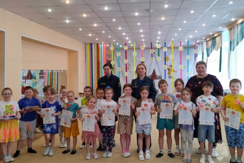 В Тенькинском округе подвели итоги конкурса, посвященного юбилею пожарных РФ