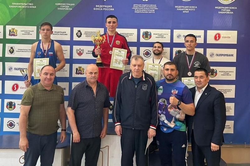 Колымские боксеры привезли золото и бронзу Чемпионата ДФО по боксу