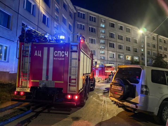 В Магадане оперативно ликвидировали пожар на улице Пролетарской