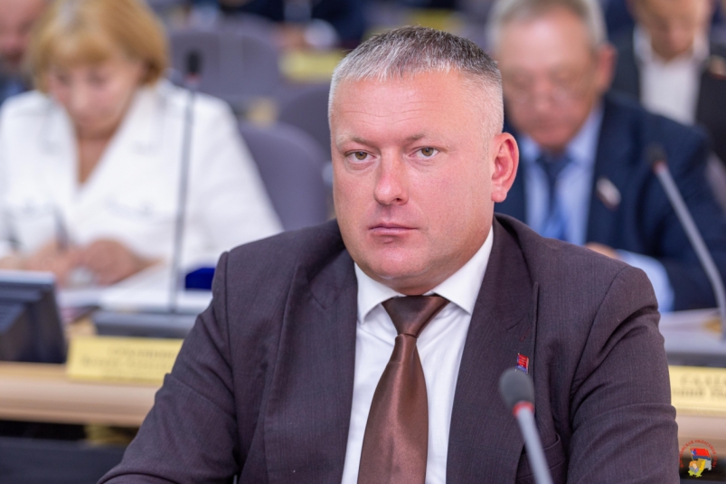 Руководитель фракции ЛДПР Колымы поддержал создание "Кодекса мигранта"