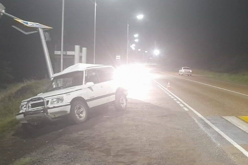 Нетрезвый водитель в Магадане врезался в дорожный знак