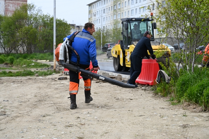 В Магадане коммунальные службы продолжают благоустройство