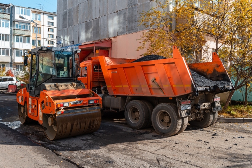 В Магадане ведут текущую уборку центральных и отдаленных районов