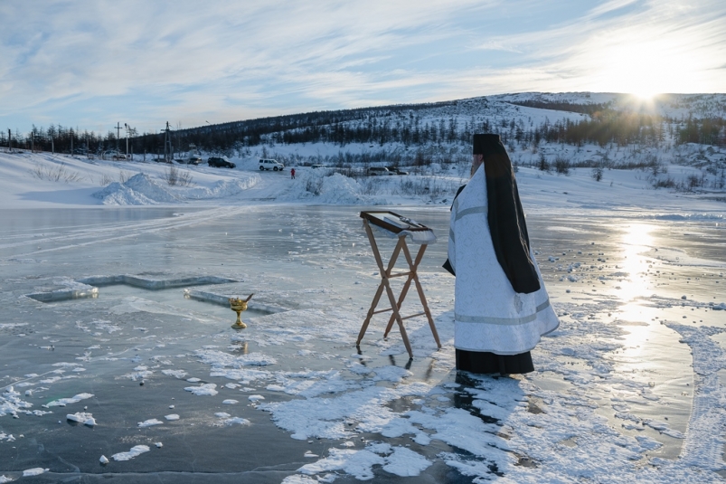 На Магаданском водохранилище совершен чин Великого освящения воды