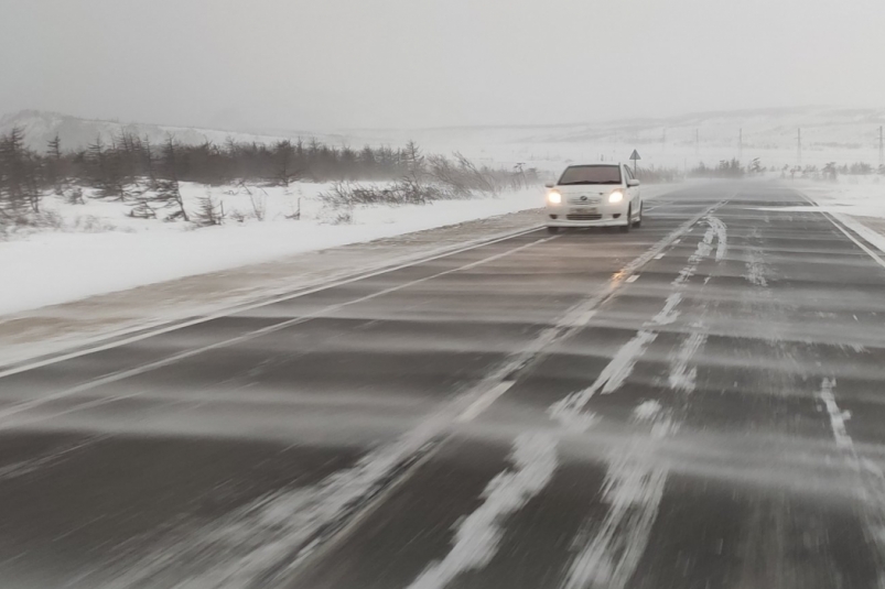 Сильный ветер с метелью ожидают в Магаданской области 5 января