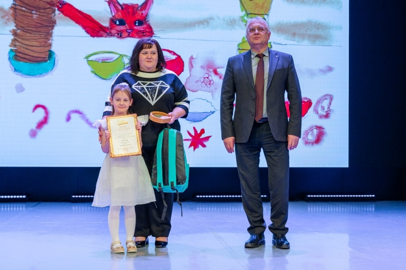 Юные магаданцы стали лауреатами международного конкурса живописи