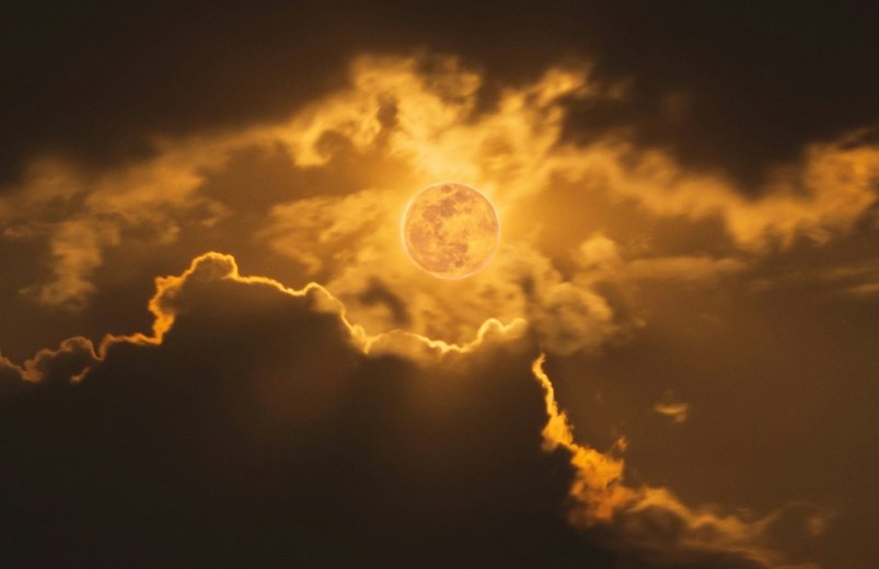 На Земле началась вторая за последний месяц магнитная буря