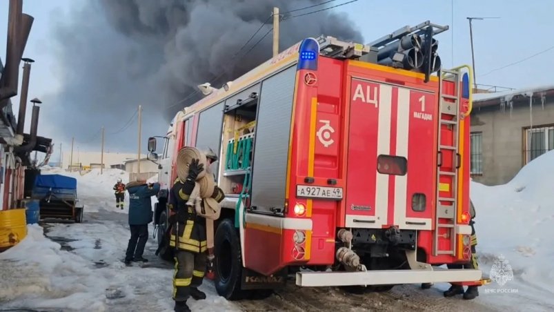 В Магадане сгорело здание из-за сбоя в работе котельного оборудования
