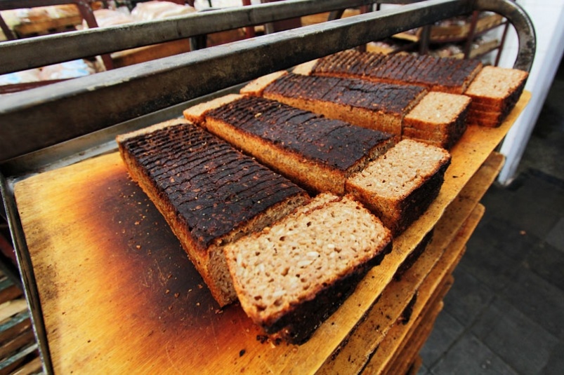 Победителем смотра на лучшую хлебопекарню стал Магаданский хлебозавод 76 лет назад