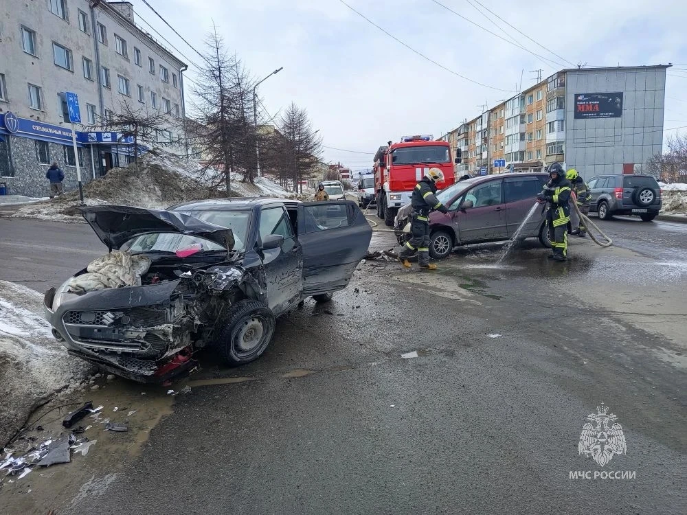 С места происшествия ГУ МЧС России по Магаданской области