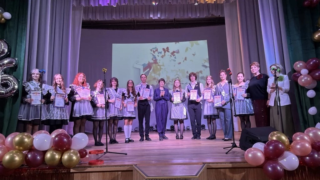 В Магадане звенят последние звонки Источник