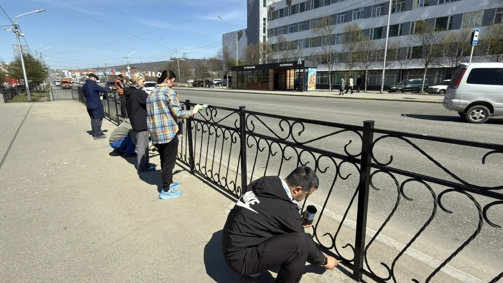 К общегородским субботникам присоединились более 5 тысяч магаданцев Источник