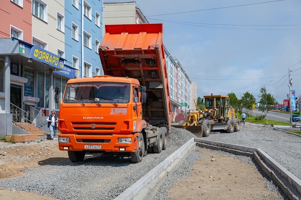 Участок на Колымском шоссе комплексно обновляют в Магадане Источник