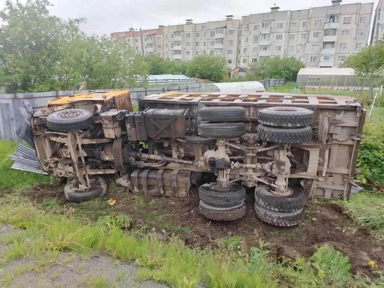 С места происшествия Госавтоинспекция УМВД России по Магаданской области