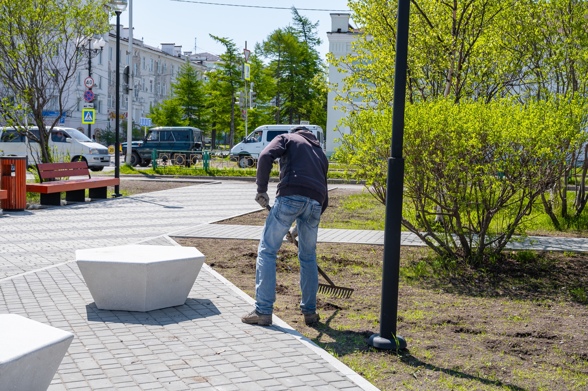 В Магадане продолжается благоустройство улично-дорожной сети Источник