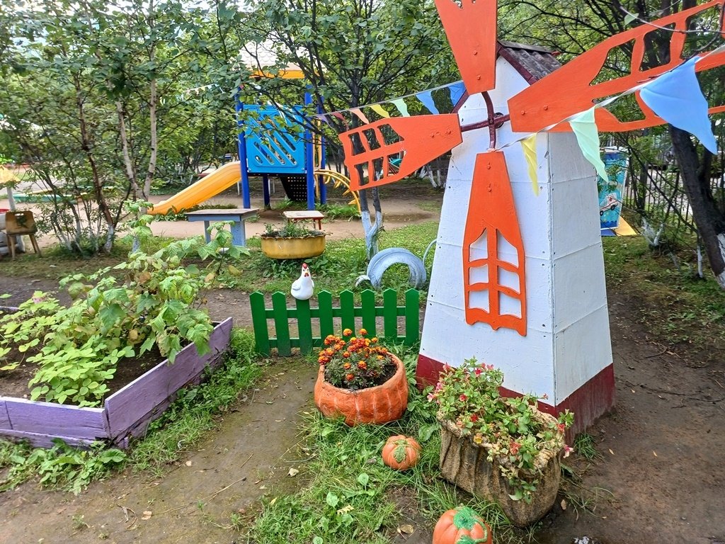 Конкурсная комиссия знакомится с работами городских флористов пресс-служба мэрии Магадана