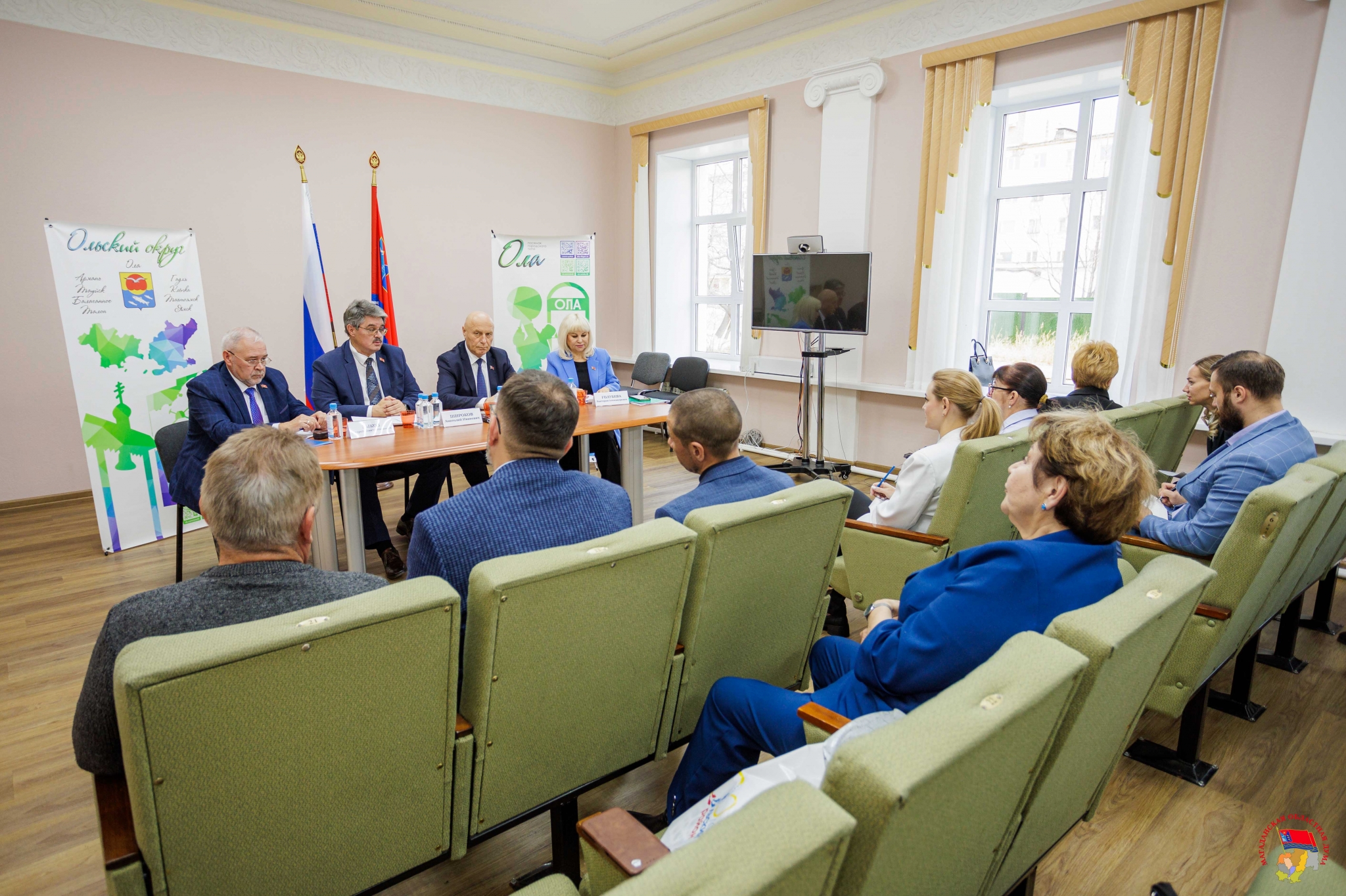 Депутаты облдумы и Ольского округа усилят совместную законотворческую работу Источник